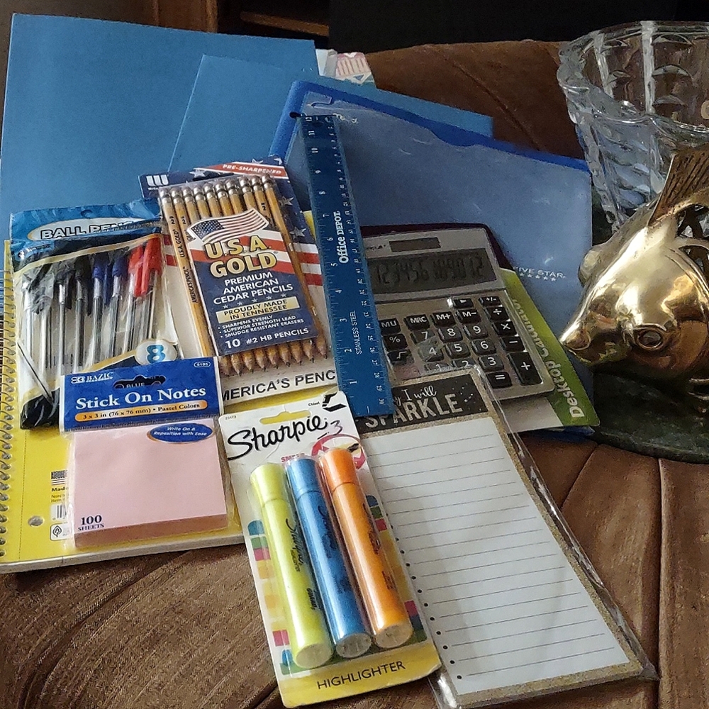 11pc BACK TO SCHOOL SUPPLIES & ESSENTIAL BUNDLE